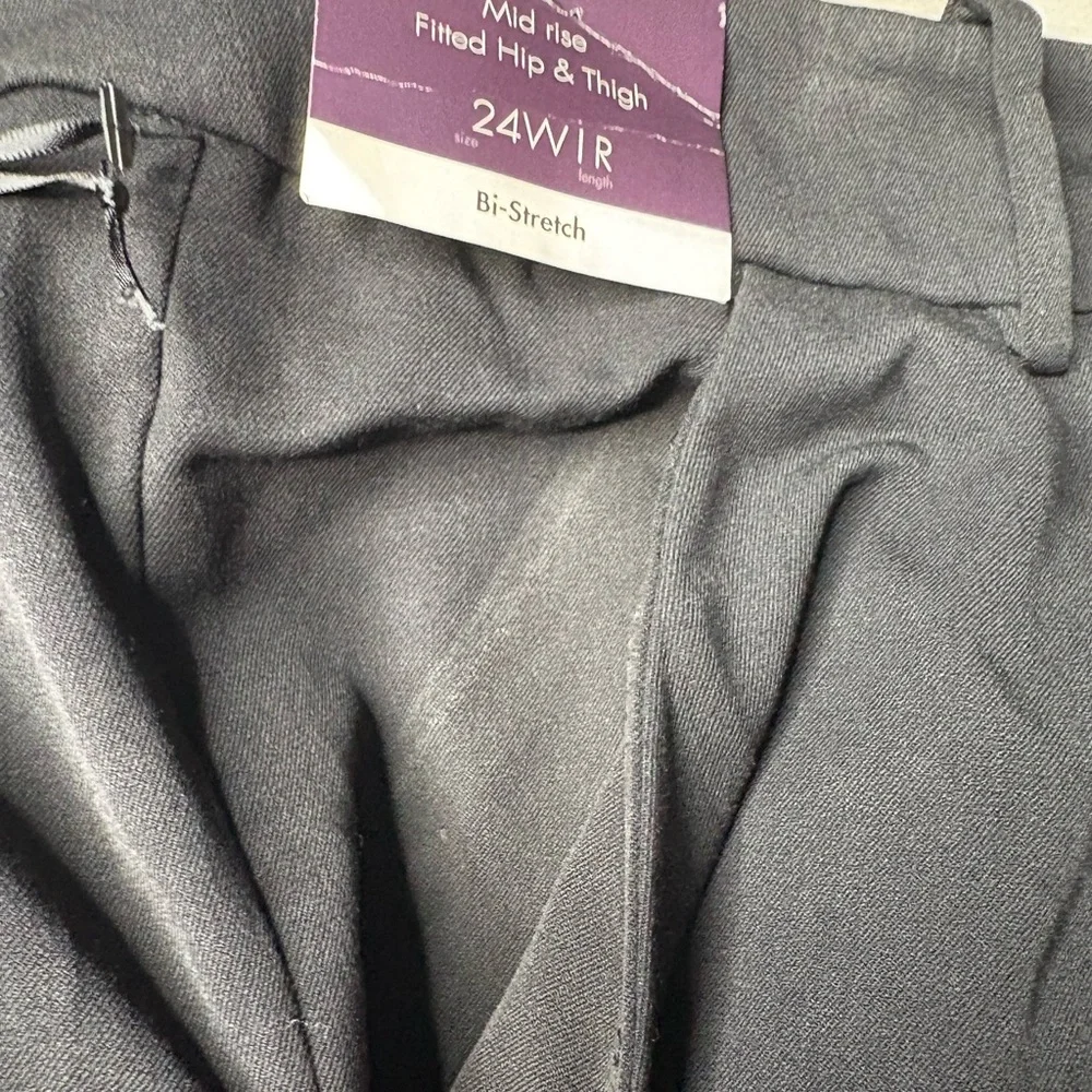 AVA & VIV Women's Crop Mid Rise Capris Dress Pants Size 24W - Picture 10 of 13